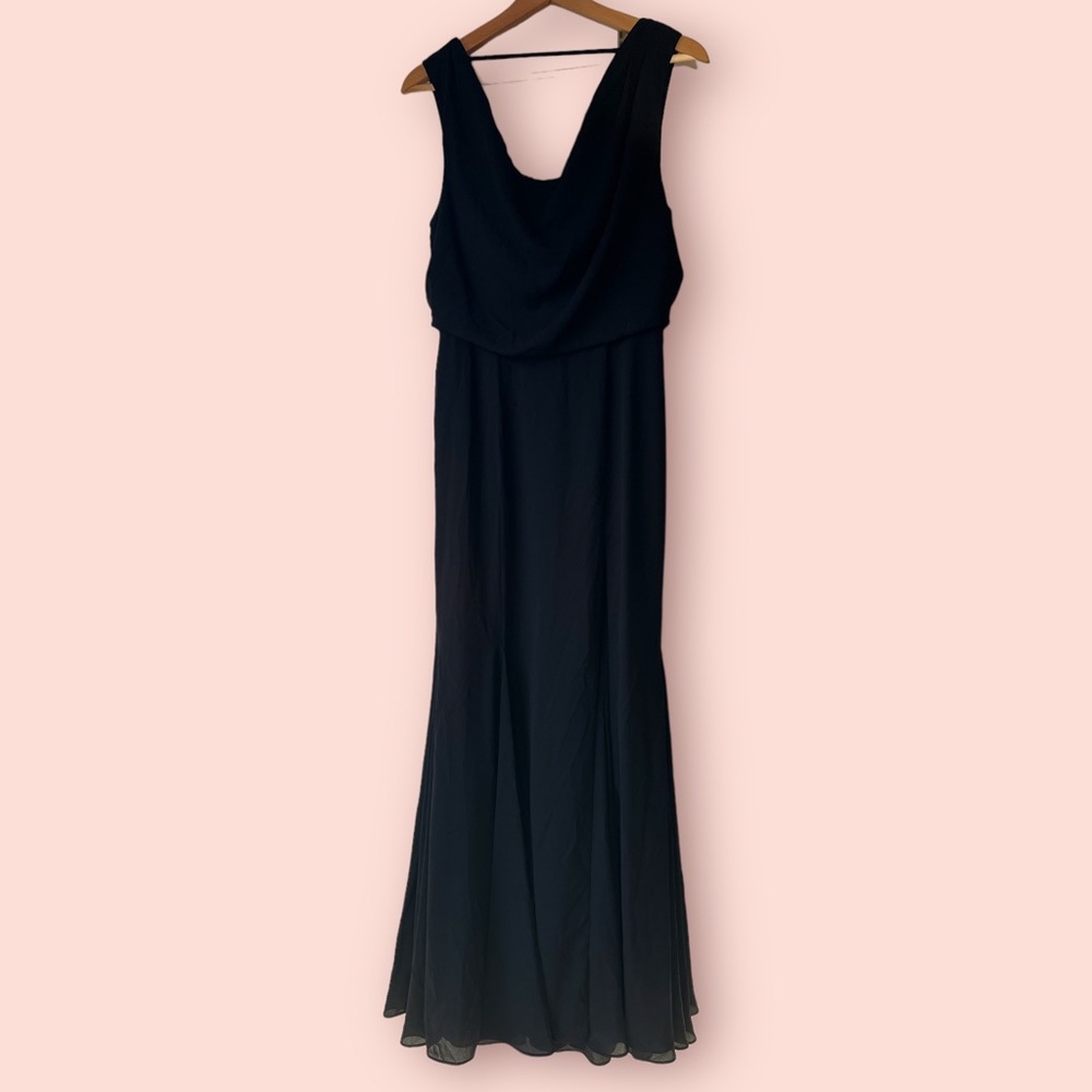 NWT FAME AND PARTNERS BLACK SIZE SMALL GOWN WITH A DRAPEY BODICE